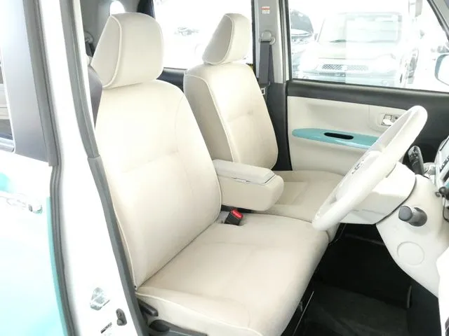 ムーヴ　キャンバス（ダイハツ）の車両写真