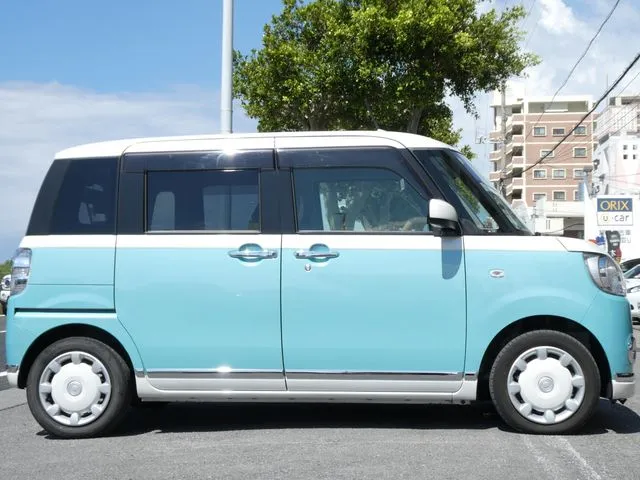 ムーヴ　キャンバス（ダイハツ）の車両写真