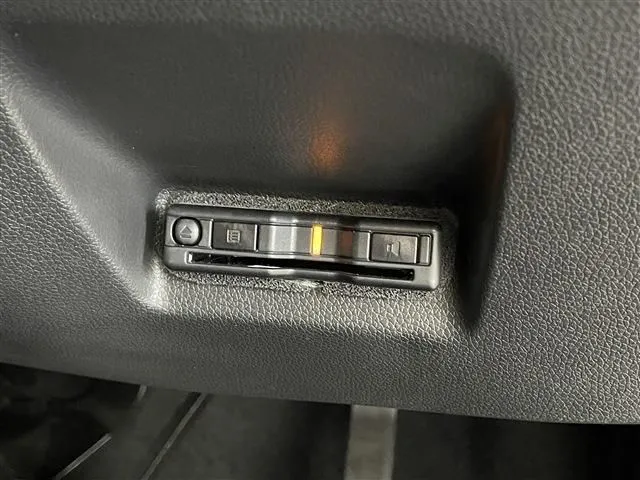 シャトル　ハイブリッド（ホンダ）の車両写真