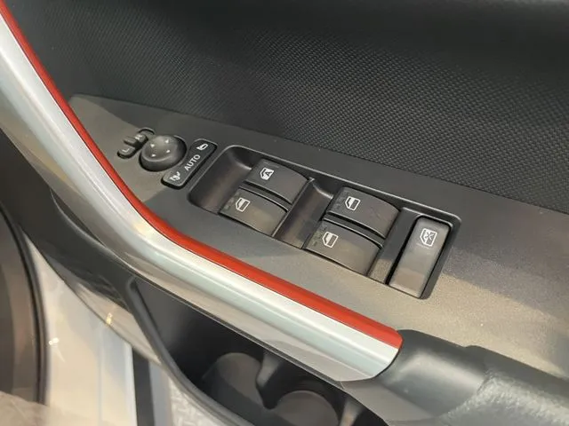 トヨタ　ライズ　ハイブリッド