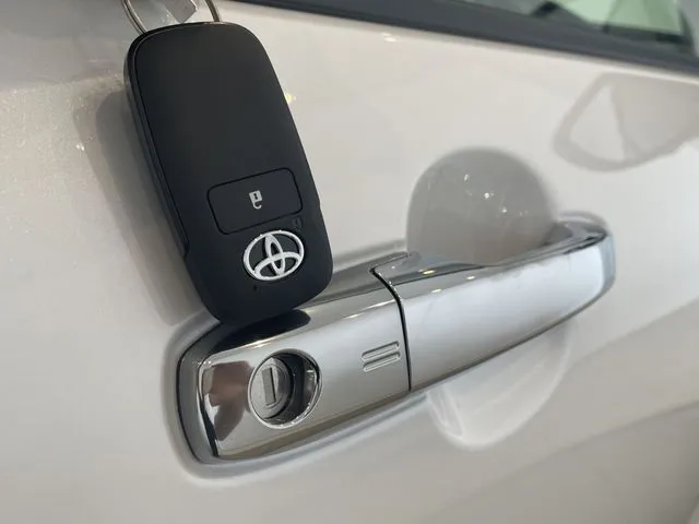 トヨタ　ライズ　ハイブリッド