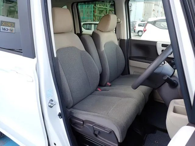 ホンダ　Ｎ　ＢＯＸ　４ＷＤ