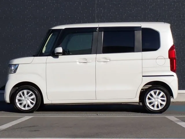 ホンダ　Ｎ　ＢＯＸ　４ＷＤ