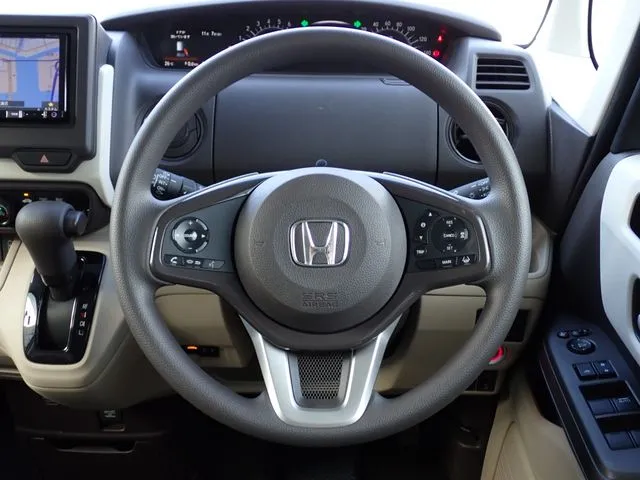 ホンダ　Ｎ　ＢＯＸ　４ＷＤ