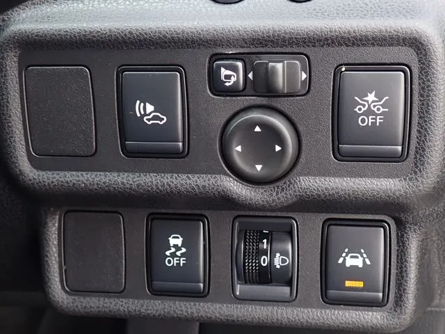 ニッサン　ノート