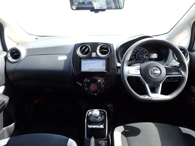 ニッサン　ノート