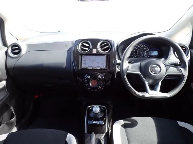 ニッサン　ノート