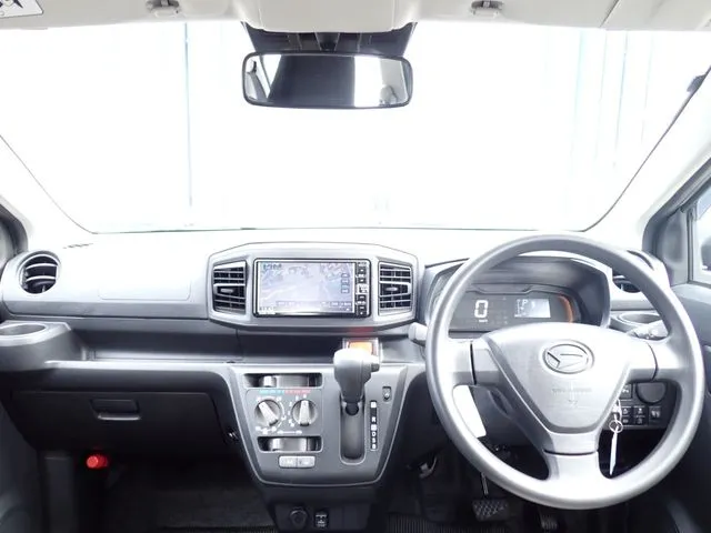 ミラ　イース（ダイハツ）の車両写真