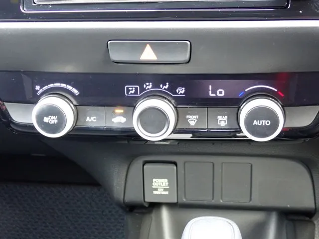 フィット　ｅ：ＨＥＶ（ホンダ）の車両写真