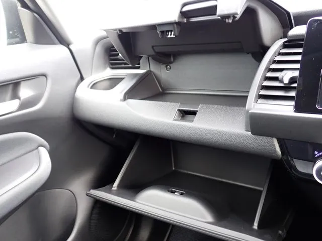 フィット　ｅ：ＨＥＶ（ホンダ）の車両写真