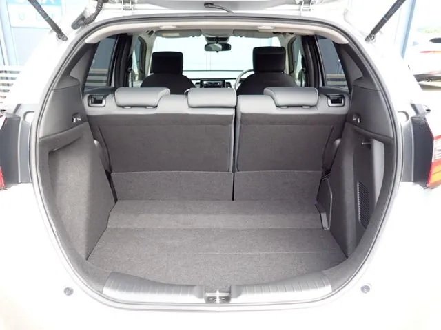 フィット　ｅ：ＨＥＶ（ホンダ）の車両写真