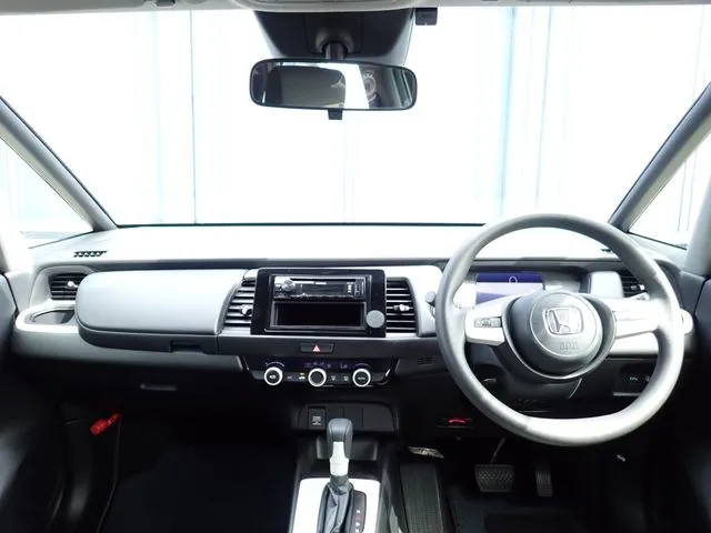 フィット　ｅ：ＨＥＶ（ホンダ）の車両写真