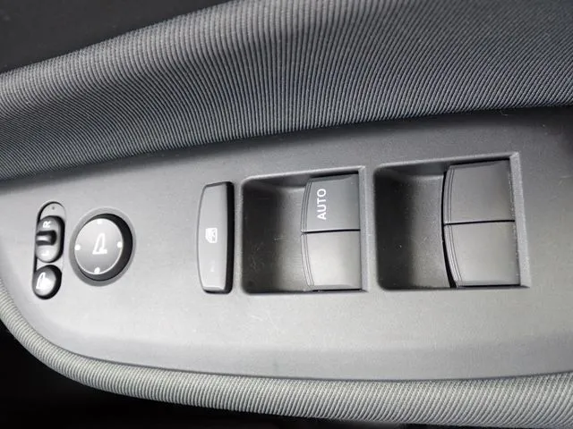 フィット　ｅ：ＨＥＶ（ホンダ）の車両写真