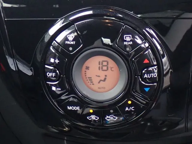 ノート（ニッサン）の車両写真