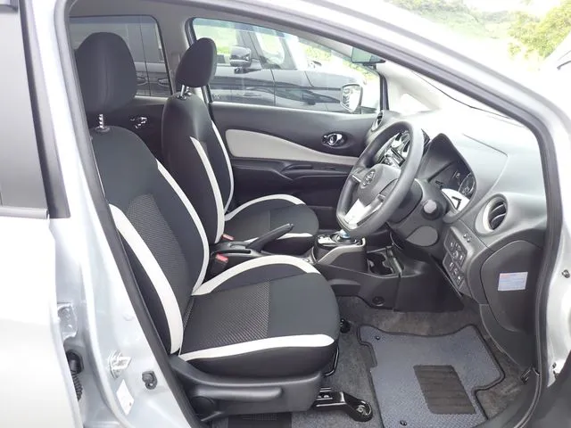 ノート（ニッサン）の車両写真