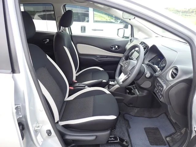 ノート（ニッサン）の車両写真