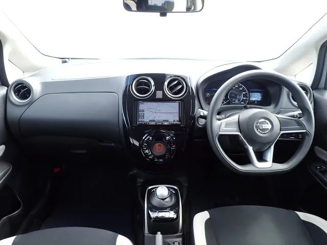 ノート（ニッサン）の車両写真