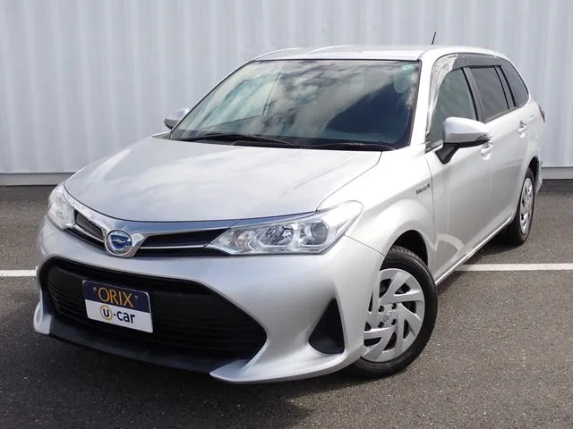 トヨタ カローラフィールダー　ハイブリッド