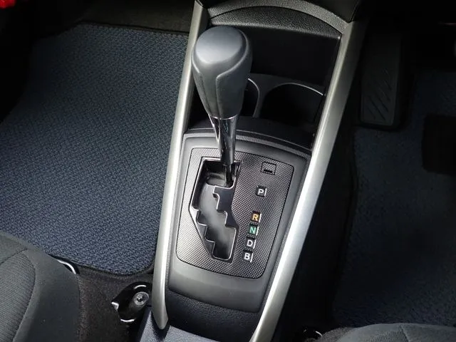 トヨタ　カローラフィールダー　ハイブリッド