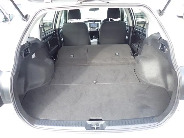 トヨタ　カローラフィールダー　ハイブリッド