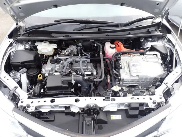 トヨタ　カローラフィールダー　ハイブリッド