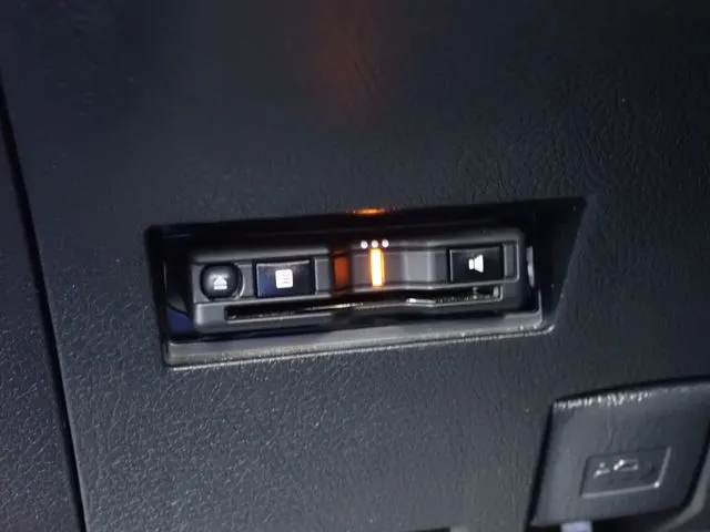 トヨタ　カローラフィールダー　ハイブリッド