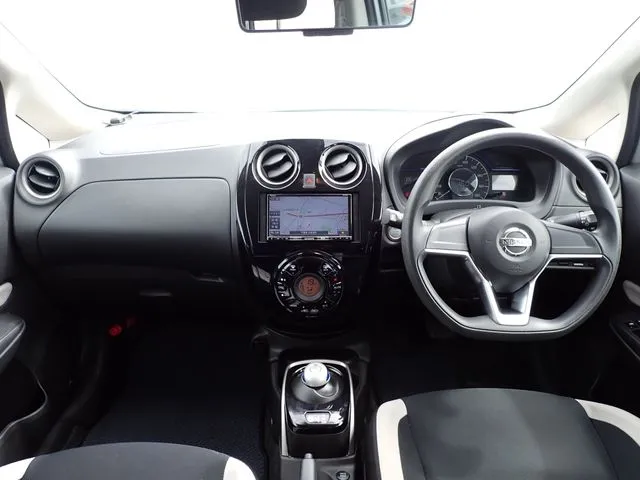 ニッサン　ノート