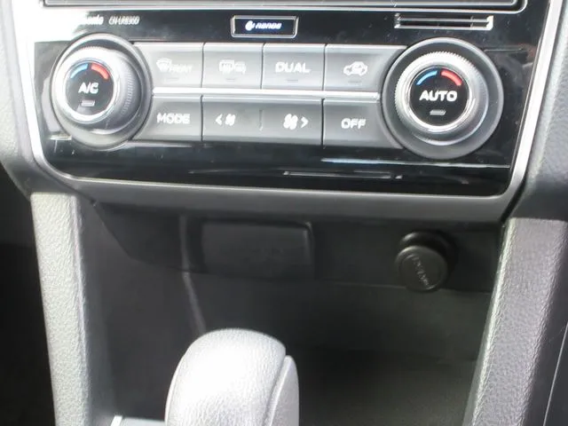 スバル　レヴォーグ