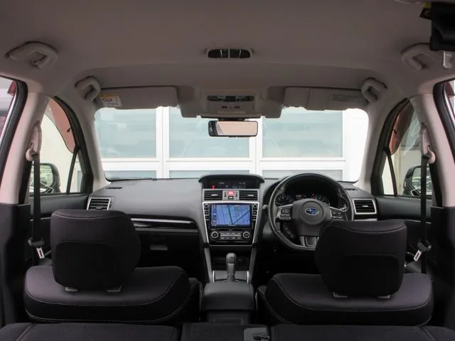 スバル　レヴォーグ