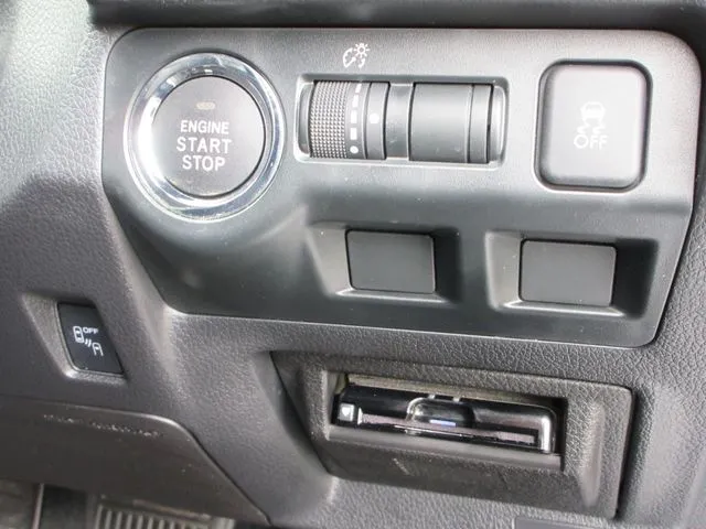 スバル　レヴォーグ