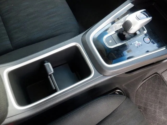 シャトル　ハイブリッド（ホンダ）の車両写真