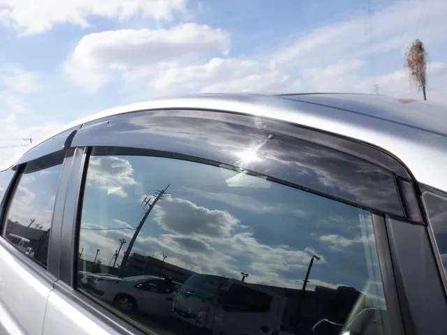 シャトル　ハイブリッド（ホンダ）の車両写真