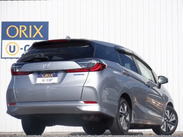 シャトル　ハイブリッド（ホンダ）の車両写真