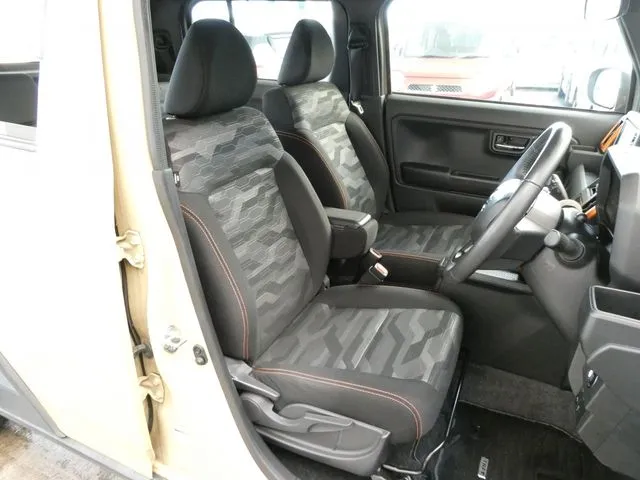 ダイハツ タフト