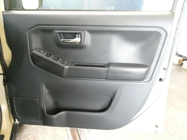 ダイハツ タフト