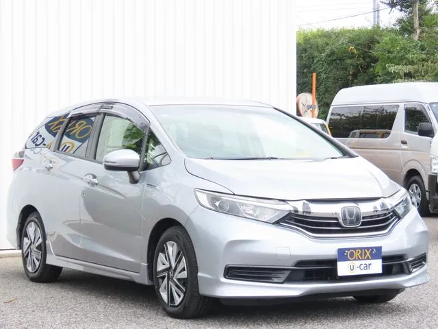 シャトル ハイブリッド(ホンダ)の車両写真