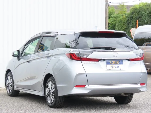 シャトル ハイブリッド(ホンダ)の車両写真