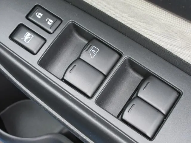 ノート　４ＷＤ（ニッサン）の車両写真