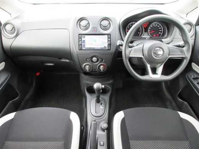 ノート　４ＷＤ（ニッサン）の車両写真