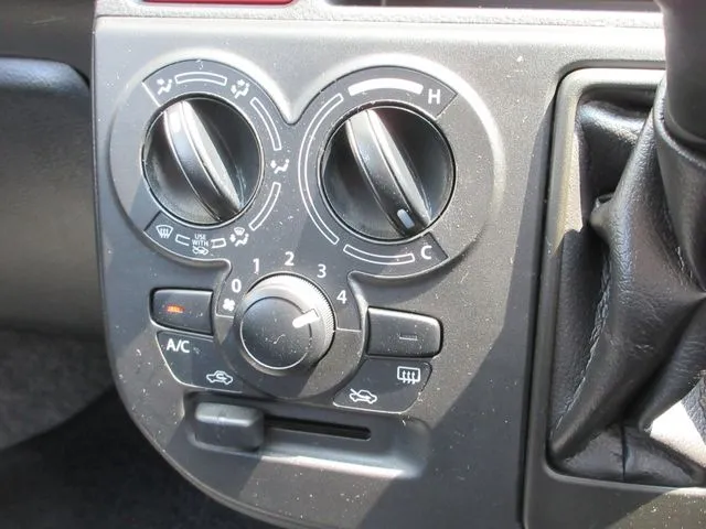 アルト　４ＷＤ（スズキ）の車両写真