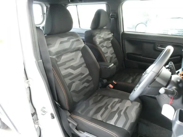 ダイハツ タフト