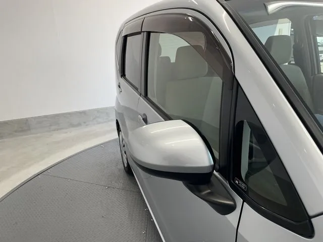 ムーヴ（ダイハツ）の車両写真