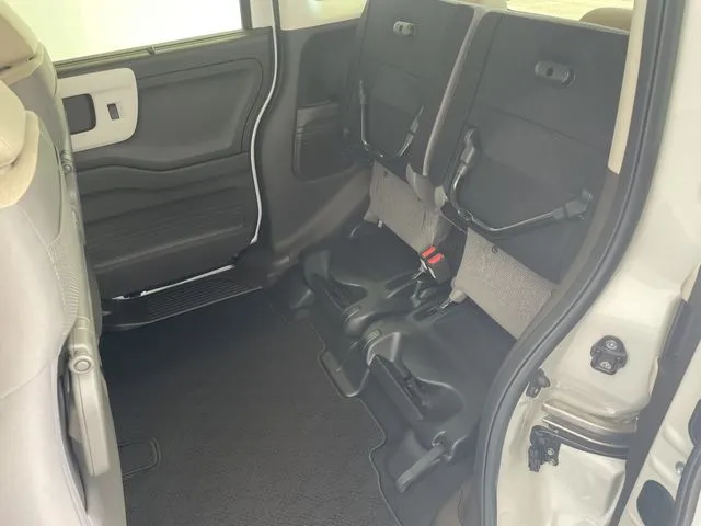 N BOX(ホンダ)の車両写真