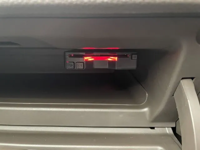 N BOX(ホンダ)の車両写真