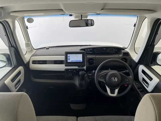N BOX(ホンダ)の車両写真