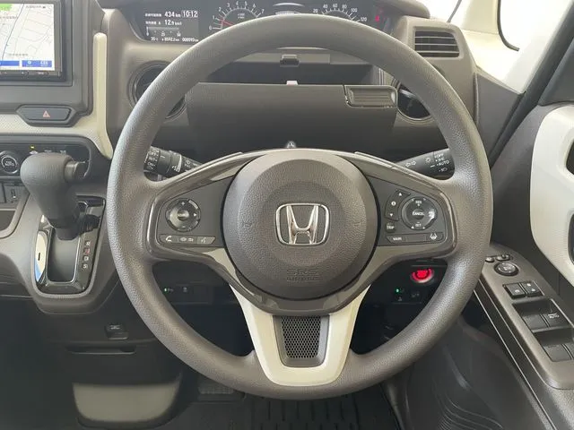 N BOX(ホンダ)の車両写真