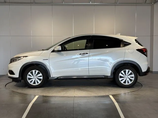 ヴェゼル　ハイブリッド　４ＷＤ（ホンダ）の車両写真