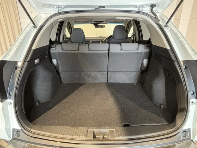 ヴェゼル　ハイブリッド　４ＷＤ（ホンダ）の車両写真