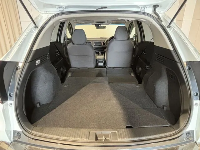 ヴェゼル　ハイブリッド　４ＷＤ（ホンダ）の車両写真