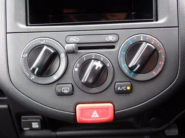 NV150 AD 2WD(ニッサン)の車両写真